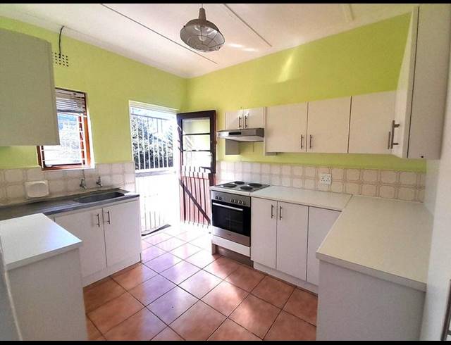 2 BEDROOM APARTMENT FOR SALE IN FISH HOEK